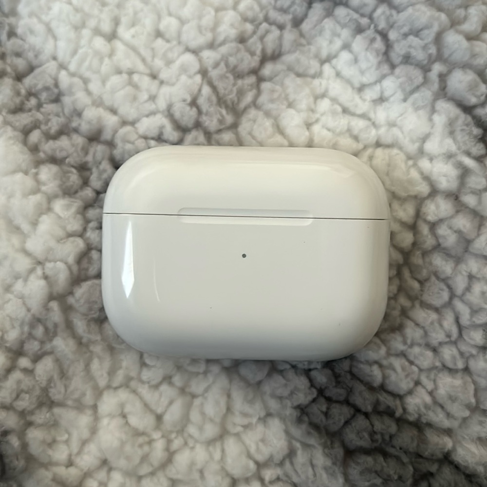 Airpods Pro (2nd Generation) Charging case